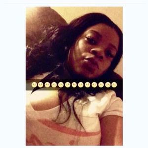 Meet your Posher, Lora